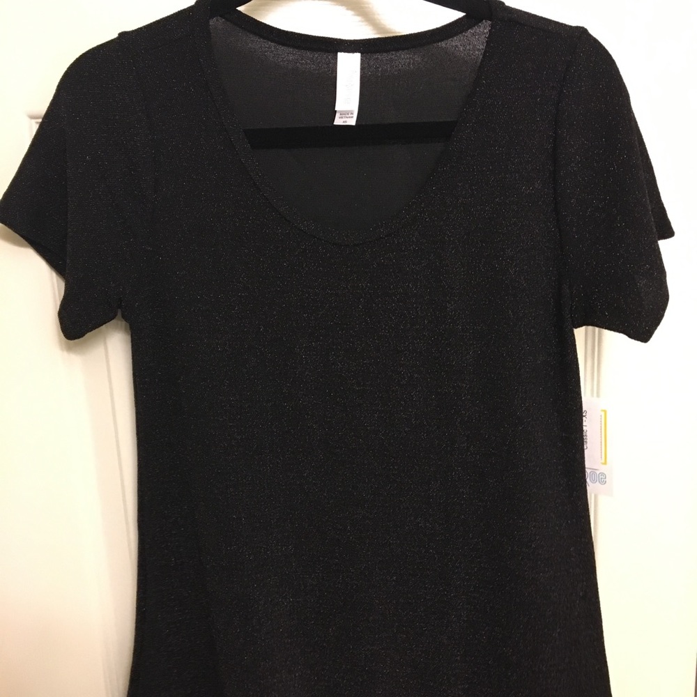 Lularoe Classic Tee NWT